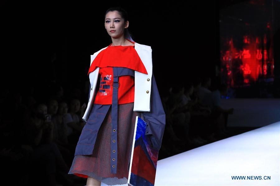 CHINA-BEIJING-GRADUATE FASHION WEEK (CN) 