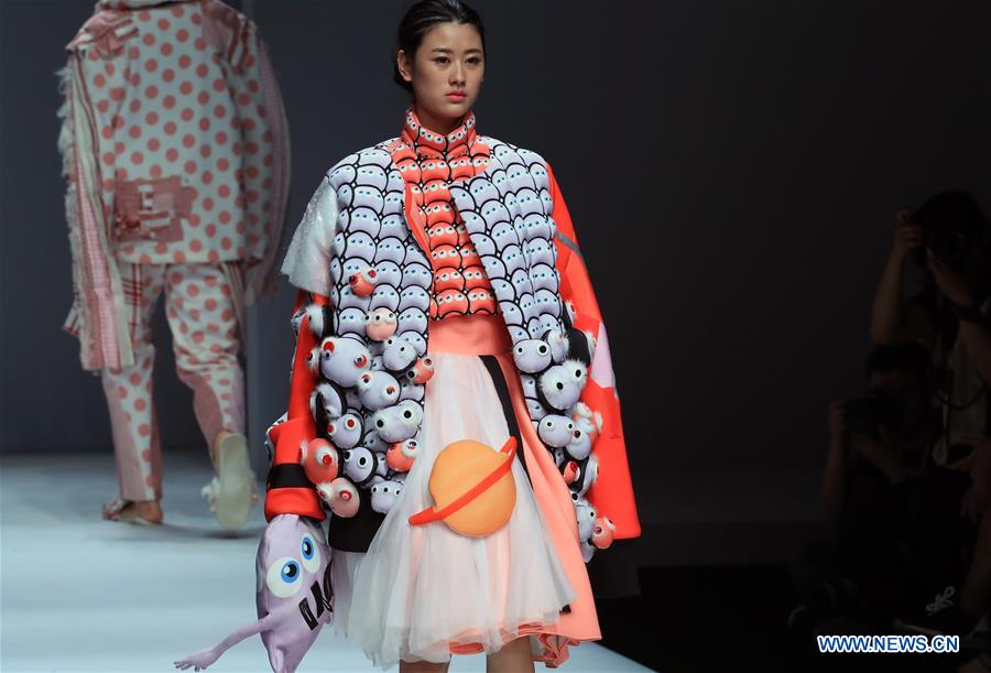 CHINA-BEIJING-GRADUATE FASHION WEEK (CN)