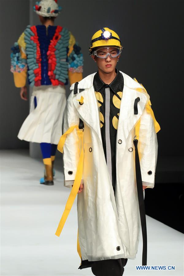 CHINA-BEIJING-GRADUATE FASHION WEEK (CN)