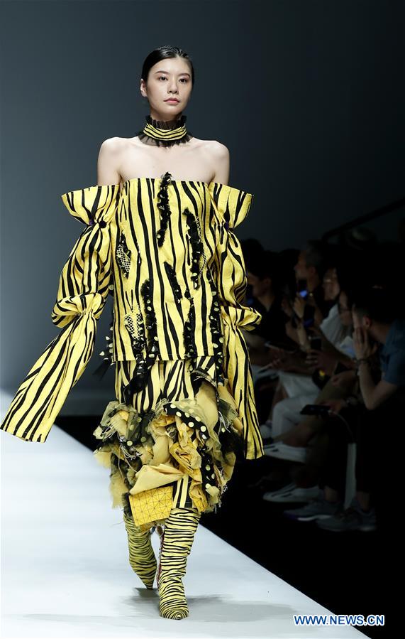 CHINA-BEIJING-GRADUATE FASHION WEEK (CN)