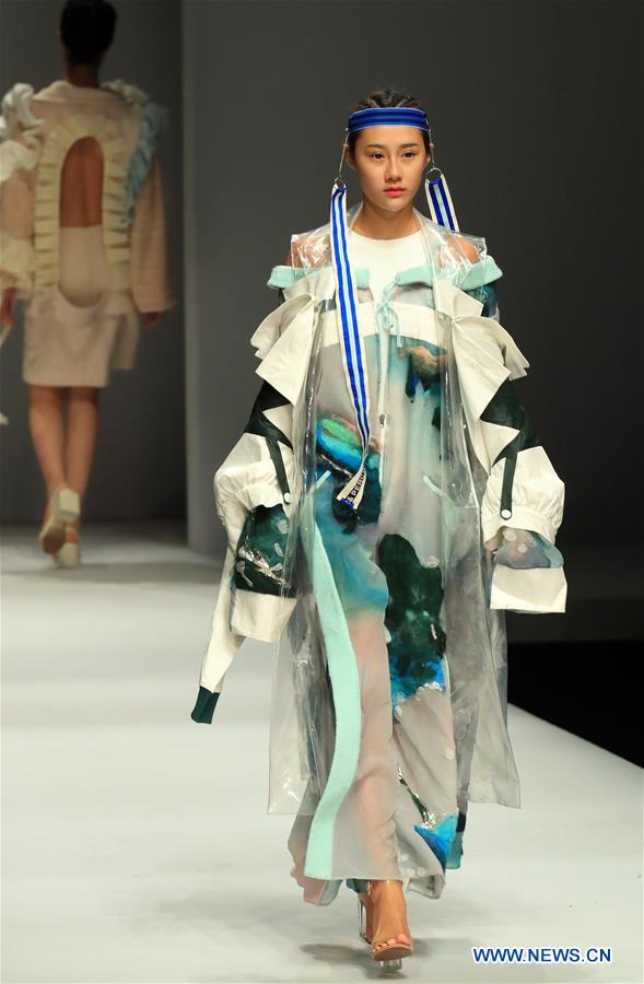 CHINA-BEIJING-GRADUATE FASHION WEEK (CN)