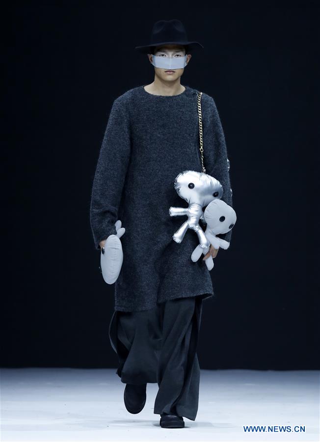 CHINA-BEIJING-GRADUATE FASHION WEEK (CN)