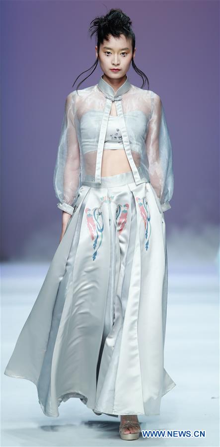 CHINA-BEIJING-GRADUATE FASHION WEEK (CN)