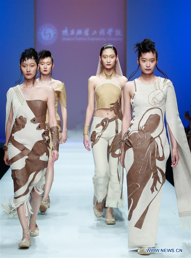 CHINA-BEIJING-GRADUATE FASHION WEEK (CN) 