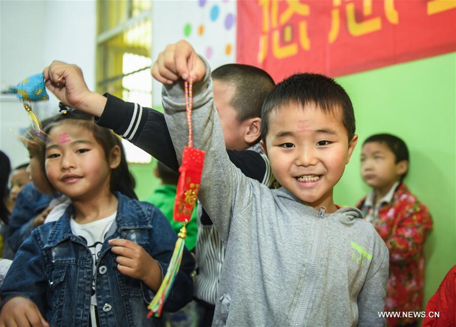 CHINA-ZHEJIANG-YUYAO-DRAGON BOAT FESTIVAL-VOLUNTEER (CN)