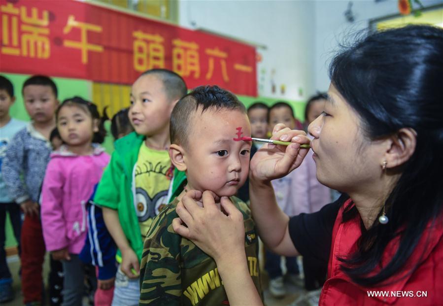 CHINA-ZHEJIANG-YUYAO-DRAGON BOAT FESTIVAL-VOLUNTEER (CN)
