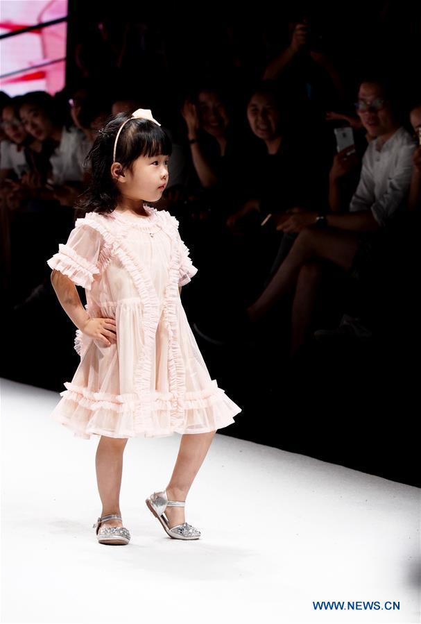 CHINA-SHANGHAI-FASHION SHOW(CN)