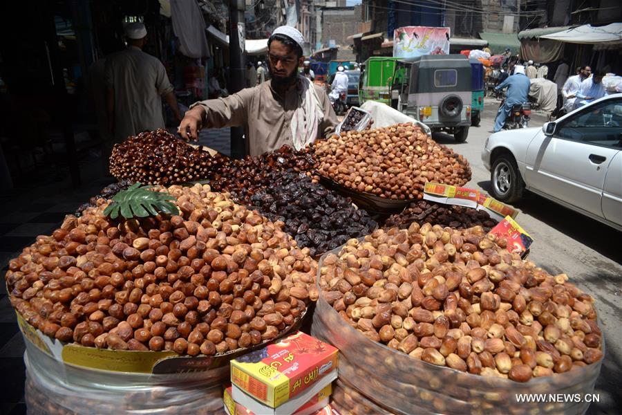 PAKISTAN-PESAHWAR-RAMADAN-PREPARATION