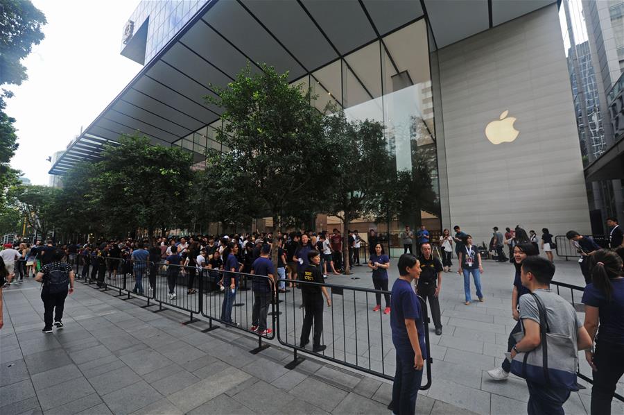 SINGAPORE-APPLE STORE-OPEN