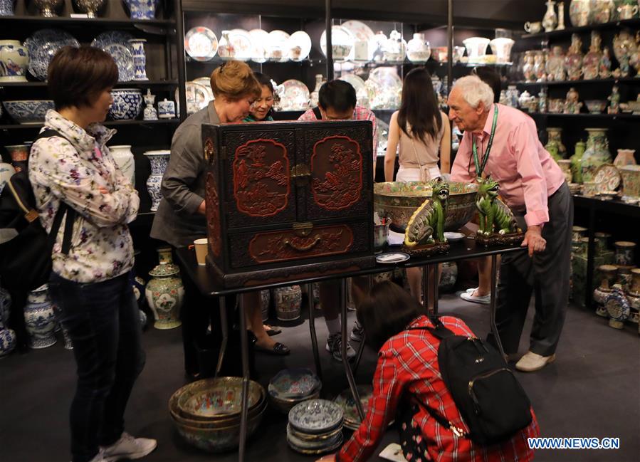 CHINA-HONG KONG-ANTIQUES FAIR(CN)