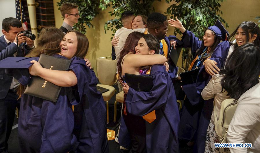 U.S.-LOS ANGELES-GRADUATION-CEREMONY