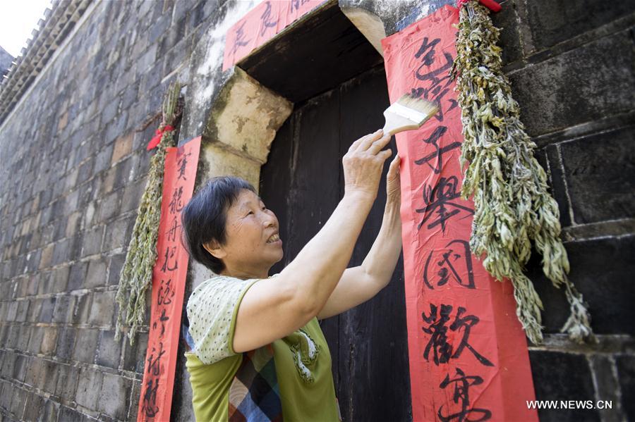 CHINA-HUBEI-QU YUAN-HOMETOWN-DRAGON BOAT FESTIVAL (CN)
