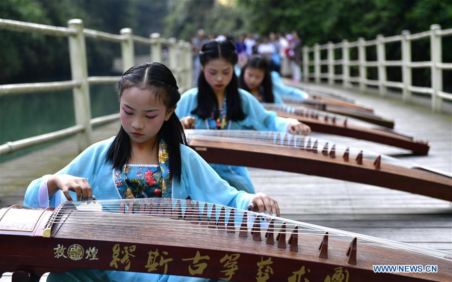 #CHINA-HUBEI-CHILDREN-PERFORMANCE (CN)