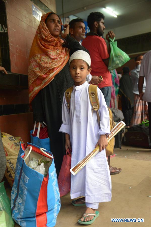 BANGLADESH-DHAKA-CYCLONE-MORA