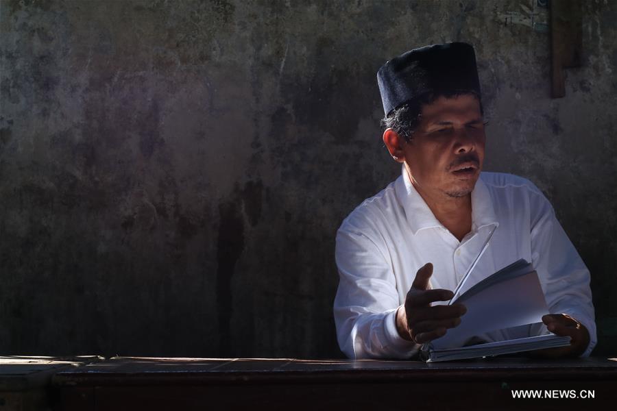 INDONESIA-MEDAN-READING QURAN-BRAILLE VERSION