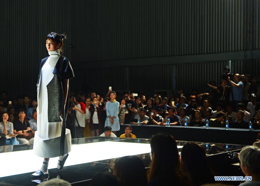 #CHINA-TIANJIN-POLYTECHNIC UNIVERSITY-FASHION SHOW (CN)