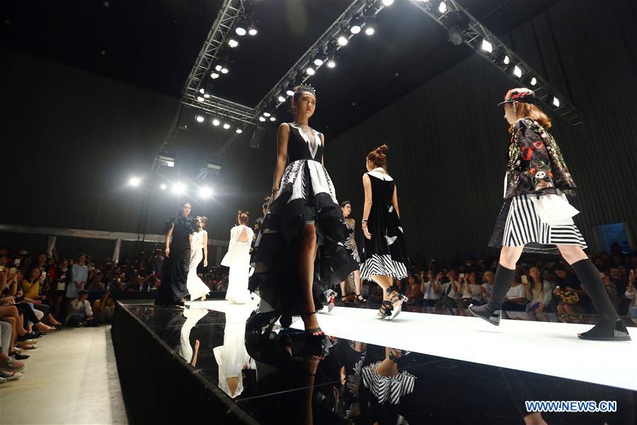 #CHINA-TIANJIN-POLYTECHNIC UNIVERSITY-FASHION SHOW (CN)