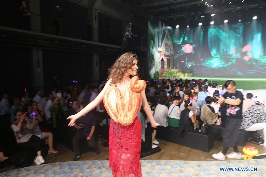 #CHINA-BEIJING-FASHION SHOW (CN)