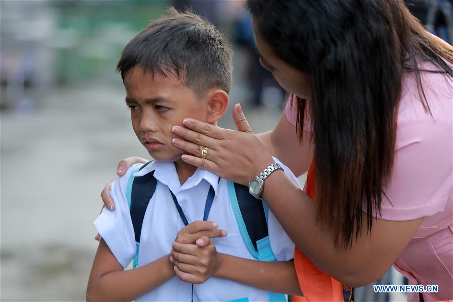 PHILIPPINES-QUEZON CITY-FIRST DAY OF SCHOOL