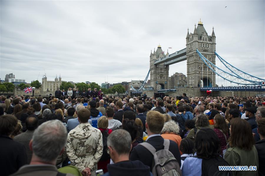 BRITAIN-LONDON-ATTACK-MOURNING