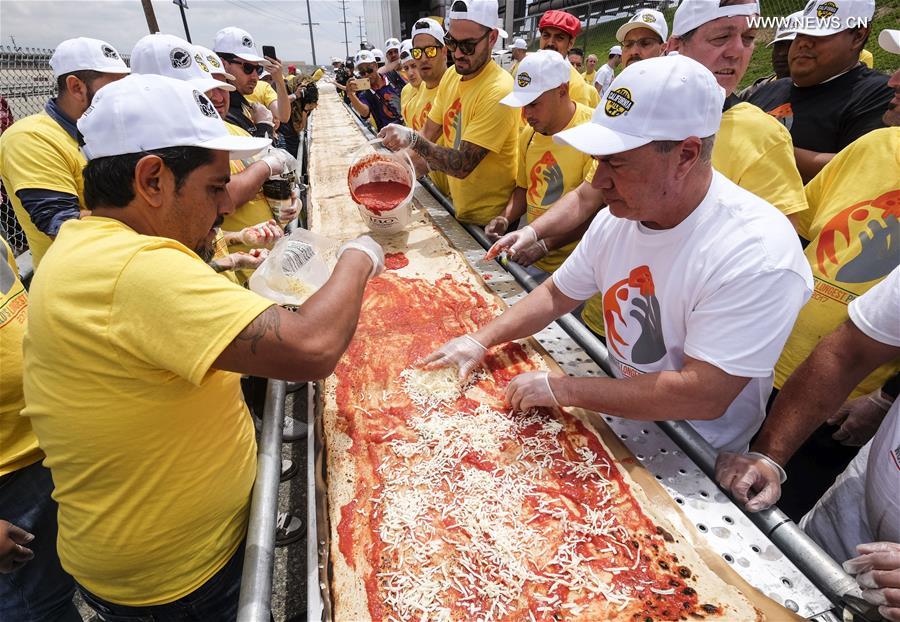 U.S.-LOS ANGELES-LONGEST PIZZA