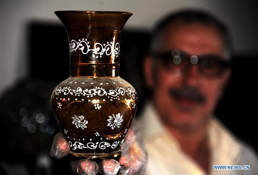 SYRIA-DAMASCUS-TRADITIONAL GLASS MAKING