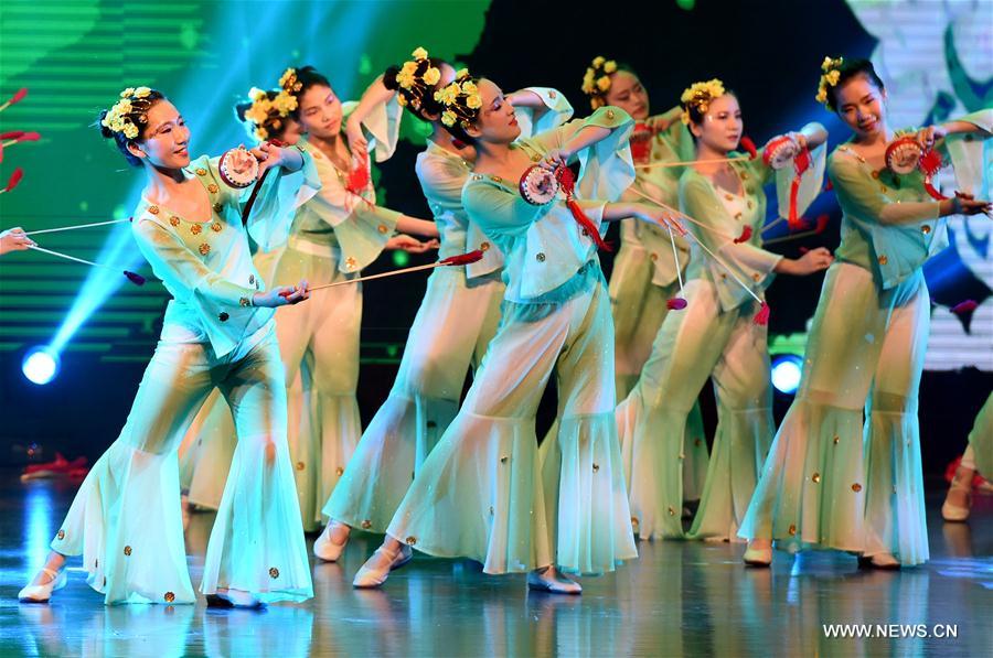 CHINA-ANHUI-HEFEI-FLOWER DRUM-PERFORMANCE (CN)