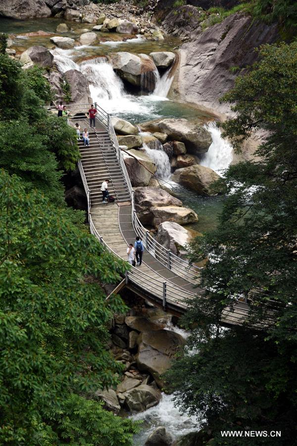 CHINA-WUYUAN-RESORT-WATERFALL (CN)