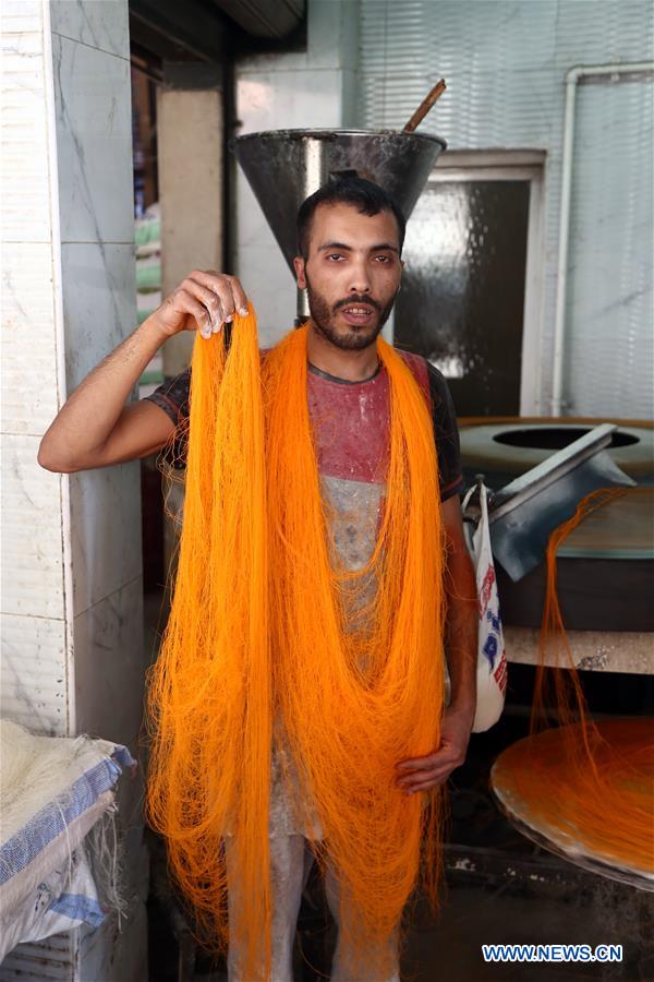 EGYPT-GIZA-TRADITIONAL DESSERT