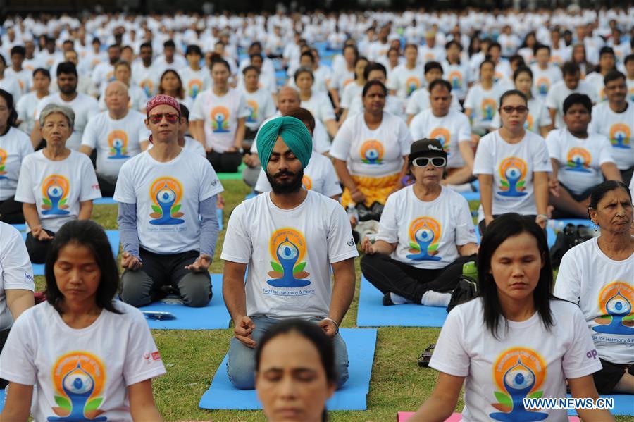 THAILAND-BANGKOK-YOGA-PRACTICE