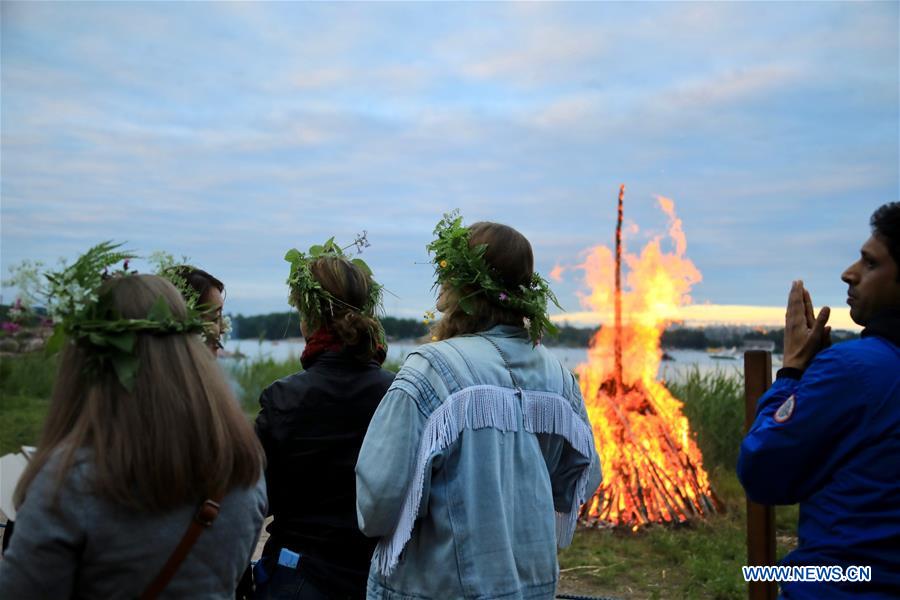 FINLAND-HELSINKI-MIDSUMMER DAY-BONFIRE