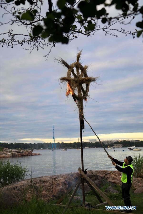 FINLAND-HELSINKI-MIDSUMMER DAY-BONFIRE