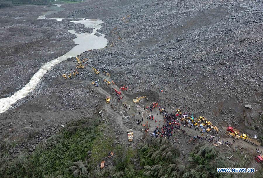 CHINA-SICHUAN-MAOXIAN-LANDSLIDE-RESCUE (CN)