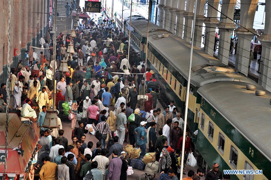 PAKISTAN-LAHORE-EID AL-FITR-TRANSPORTATION
