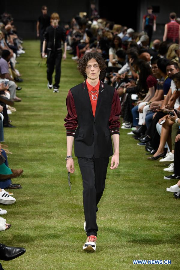 FRANCE-PARIS-MEN'S FASHION WEEK-DIOR HOMME