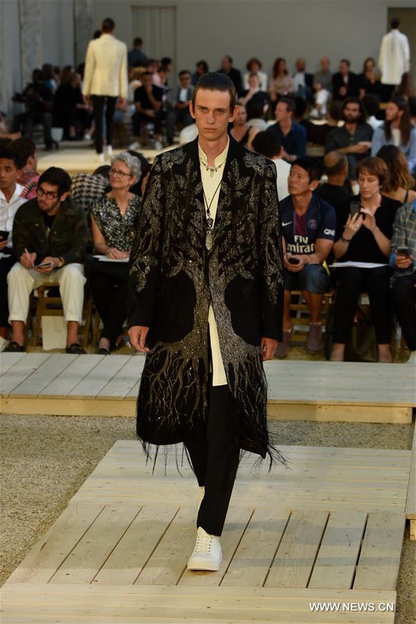 FRANCE-PARIS-MEN'S FASHION WEEK-ALEXANDER MCQUEEN