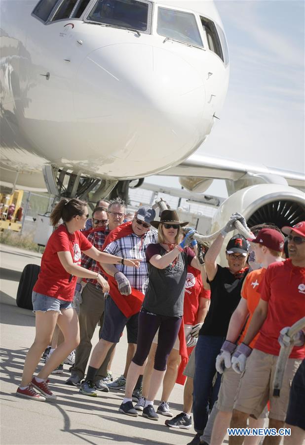 CANADA-VANCOUVER-PLANE PULL-CHARITY