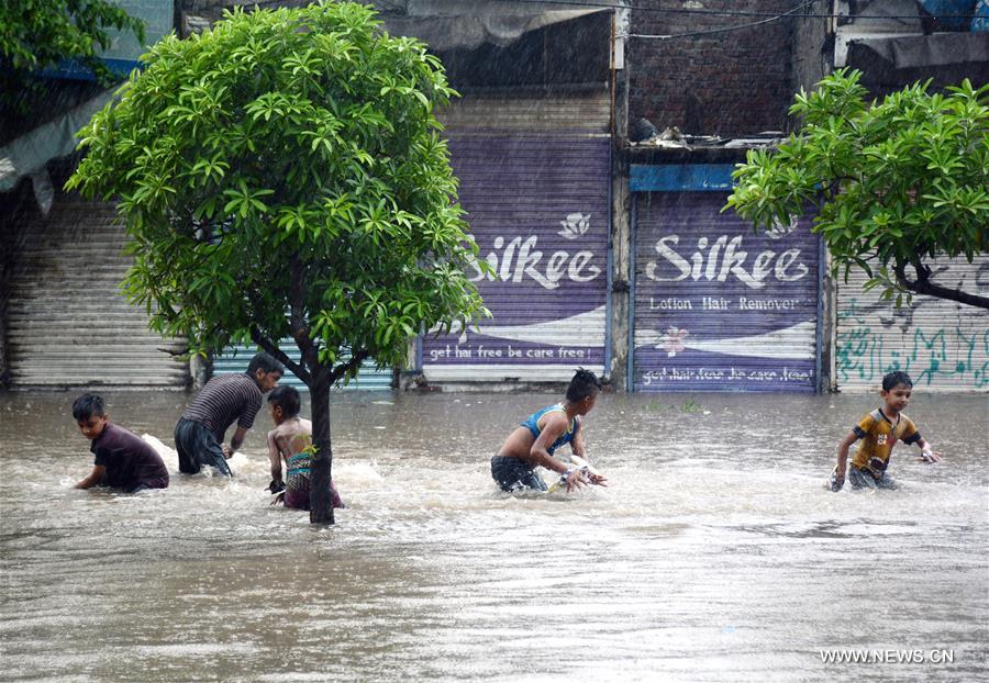 PAKISTAN-LAHORE-MONSOON-FLOOD