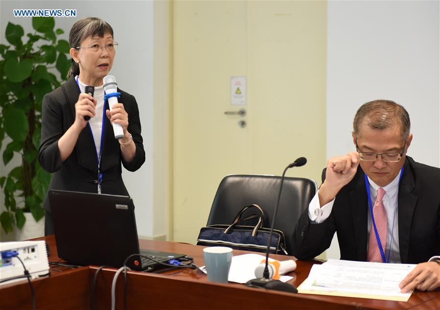 CHINA-SHENZHEN-HONG KONG-DOCTOR (CN)