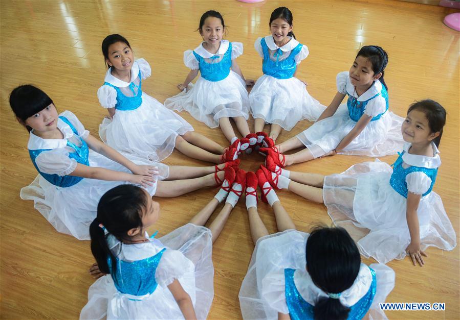 CHINA-ZHEJIANG-VOLUNTEERS-DANCING SHOES (CN)