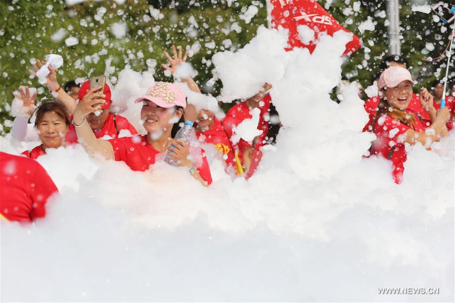 #CHINA-HUBEI-BUBBLE RUNNING (CN)