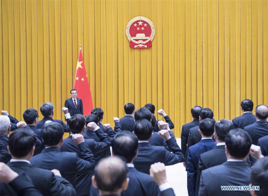 CHINA-BEIJING-LI KEQIANG-STATE COUNCIL OFFICIALS-CONSTITUTION (CN)