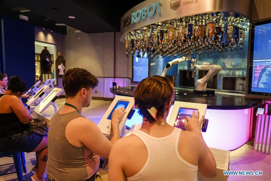 U.S.-LAS VEGAS-ROBOTIC BARTENDERS