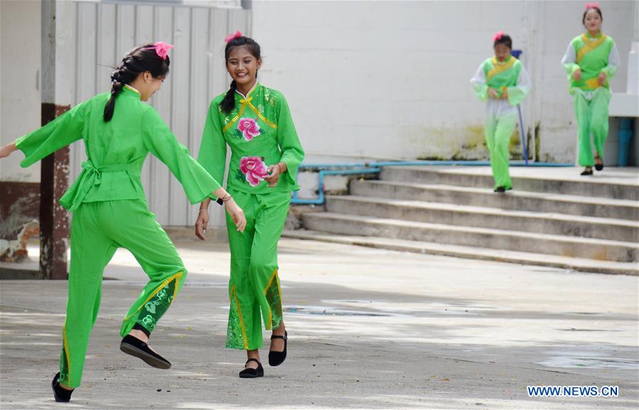 LAOS-VIENTIANE-CHINESE-CULTURE-CAMP 