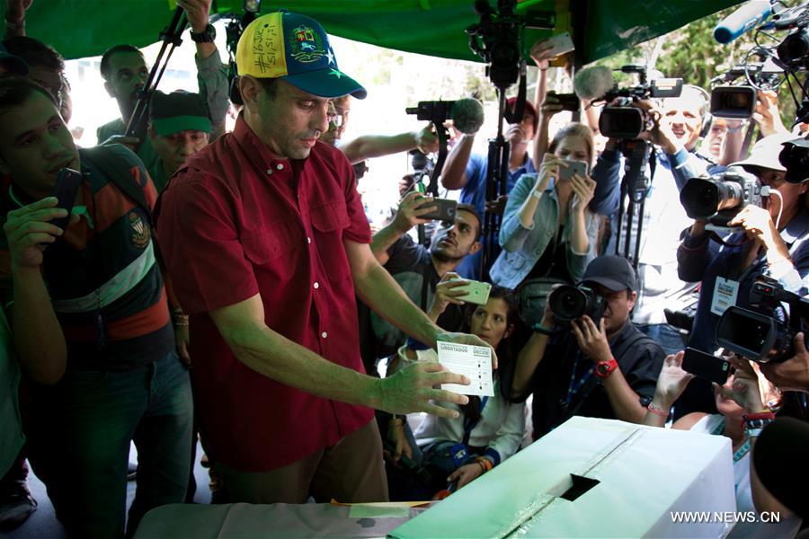 VENEZUELA-CARACAS-POLITICS-POLLS