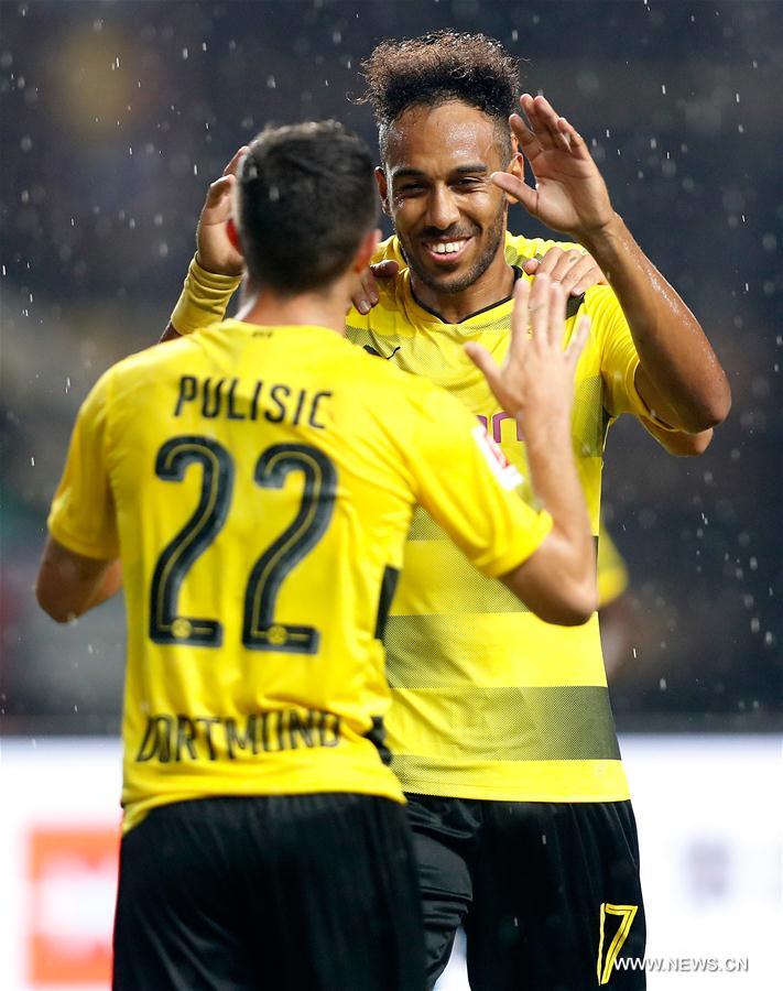 (SP)CHINA-GUANGZHOU-SOCCER-ICC-AC MILAN VS DORTMUND(CN)