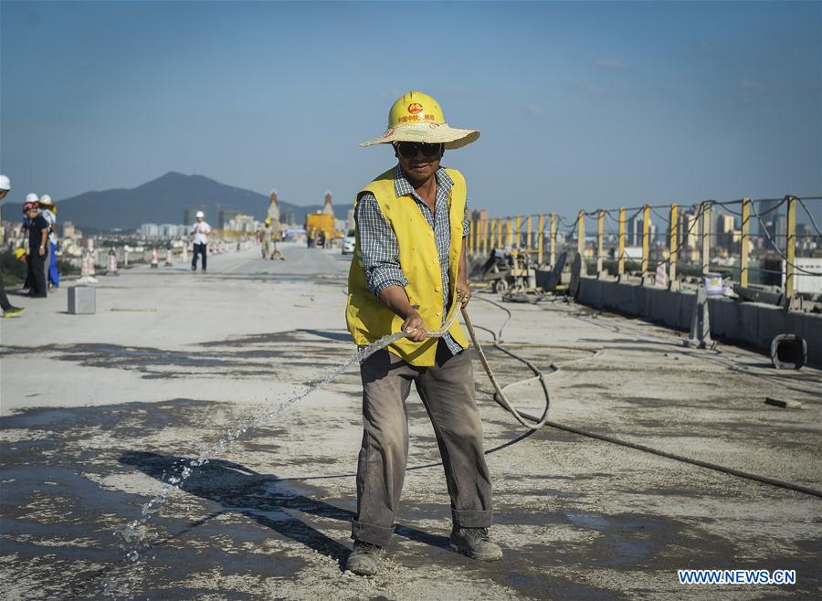 CHINA-NANJING-CONSTRUCTION-BRIDGE(CN)