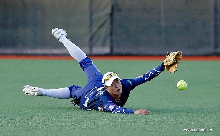 (SP)U.S.-CHICAGO-SOFTBALL-NATIONAL PRO FASTPITCH-BEIJING EAGLES VS CHICAGO BANDITS