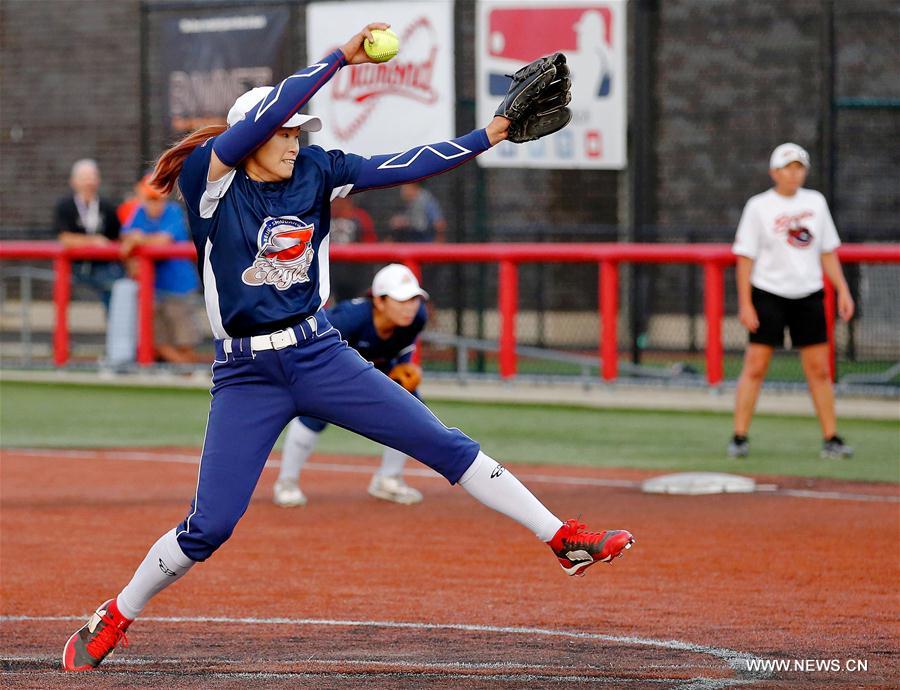 (SP)U.S.-CHICAGO-SOFTBALL-NATIONAL PRO FASTPITCH-BEIJING EAGLES VS CHICAGO BANDITS