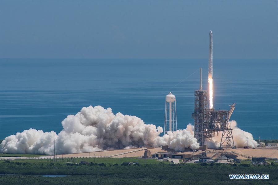 U.S.-FLORIDA-FALCON 9 ROCKET-DRAGON CARGO SHIP-LAUNCHING
